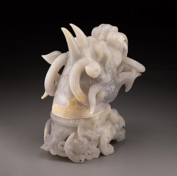 帶環玉龍尊